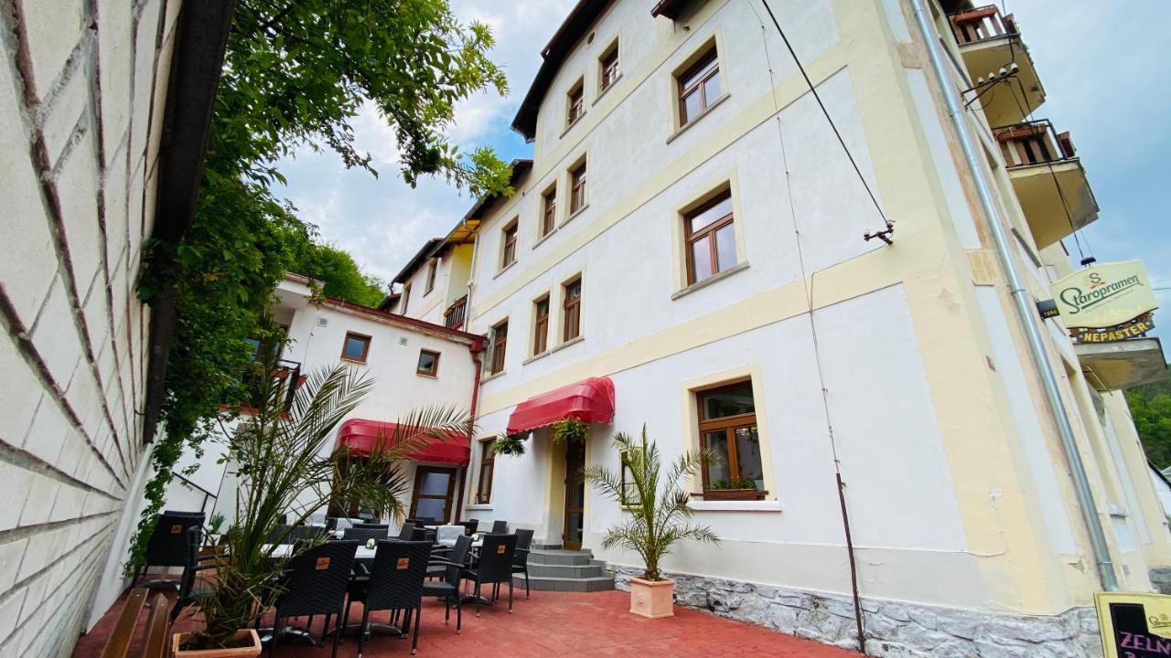 Uniqhotel Cesky Sternberk Exterior photo